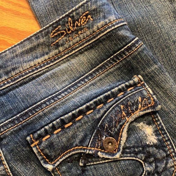 Silver Pioneer Blue Jeans Slightly Distressed - Picture 5 of 7